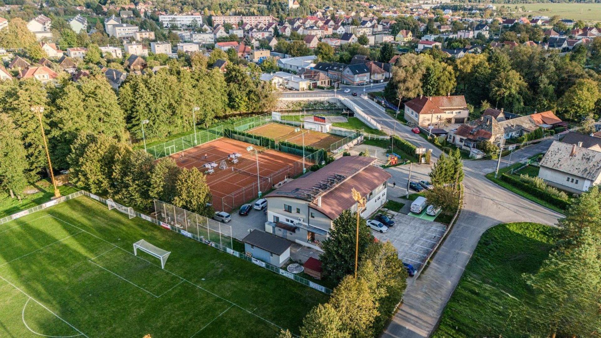 Raketa Residence, Restaurant & Hotel Prievidza Exterior photo
